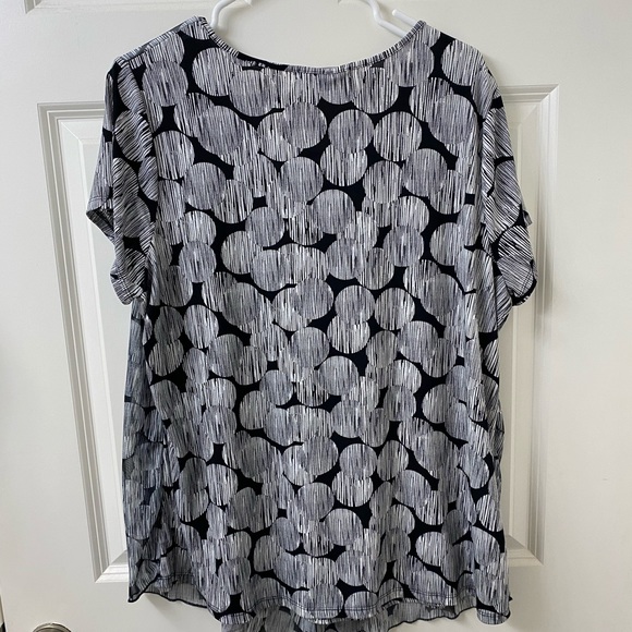 Flowy Work Blouse - Picture 5 of 6